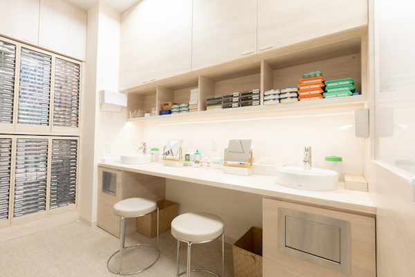 【院長ブログ】ICL手術後にカラコン（カラーコンタクト）は使用できる？