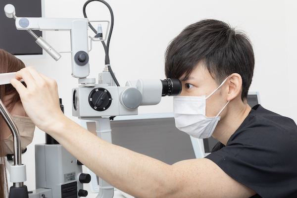 【理事長ブログ】IPCLの見え方をICLやレーシックと比較。見え方が安定するのはいつ頃から？
