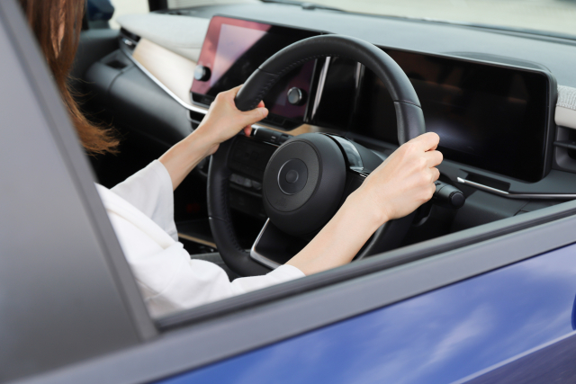 【理事長ブログ】白内障になったら自動車の運転はできる？免許を更新するには？眼科医が解説します